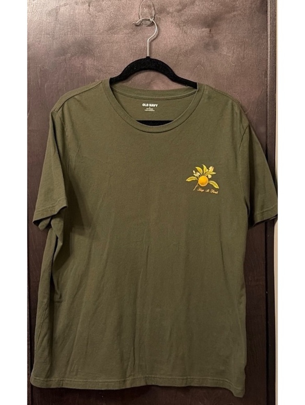Old Navy Men's Olive Green Soft-Washed T-Shirt with Fresh S2